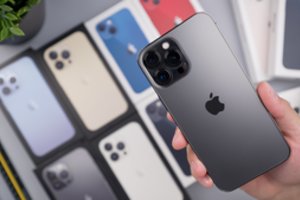 Žymiausi praėjusių metų telefonai – kokios technologijų inovacijos stebino labiausiai?