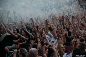 Susiruošusių į koncertą ar spektaklį gali laukti pokyčiai: svarstoma įleisti tik respiratorius dėvinčius asmenis