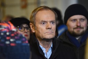 Po Lenkijos šnipinėjimo skandalo – nauji kaltinimai: įtaria, kad pokalbių buvo klausomasi net miegamajame