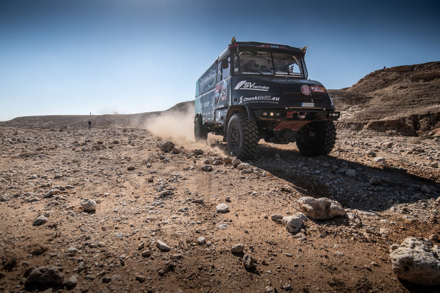 Penktoji Dakaro diena ir vėl pakankamai sklandžiai klostėsi sunkvežimių klasės debiutantams – „ConnectPay Racing“ komandai.<br>„ConnectPay Racing“ komandos nuotr.