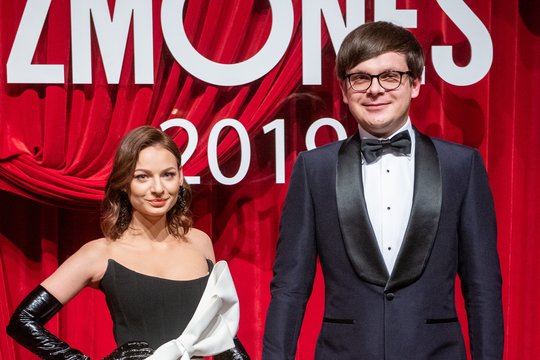 Susižadėjo radijo laidų vedėjai G. Tetenskaitė ir S. Žvirgždas: „taip“ ištarė mados sostinėje