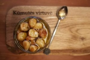 Aliejuje virti česnakai: receptas, kurį verta išbandyti