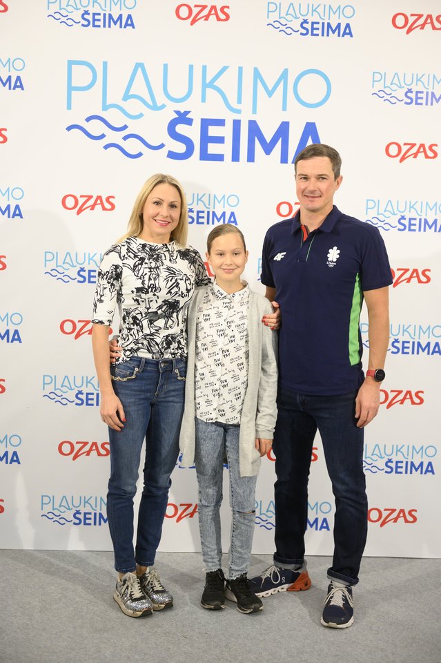 Laura Asadauskairė-Zadneprovskienė su vyru Andrejumi ir dukra Adriana.<br>V.Skaraičio nuotr.