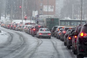 Nepasiturintieji jau gali teikti paraiškas 2 tūkst. eurų paramai mažiau taršiam automobiliui