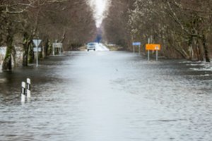 Šilutės rajone dėl potvynio apsemta keliasdešimt sodybų: gyventojams teikiama pagalba, kai kurie – evakuoti