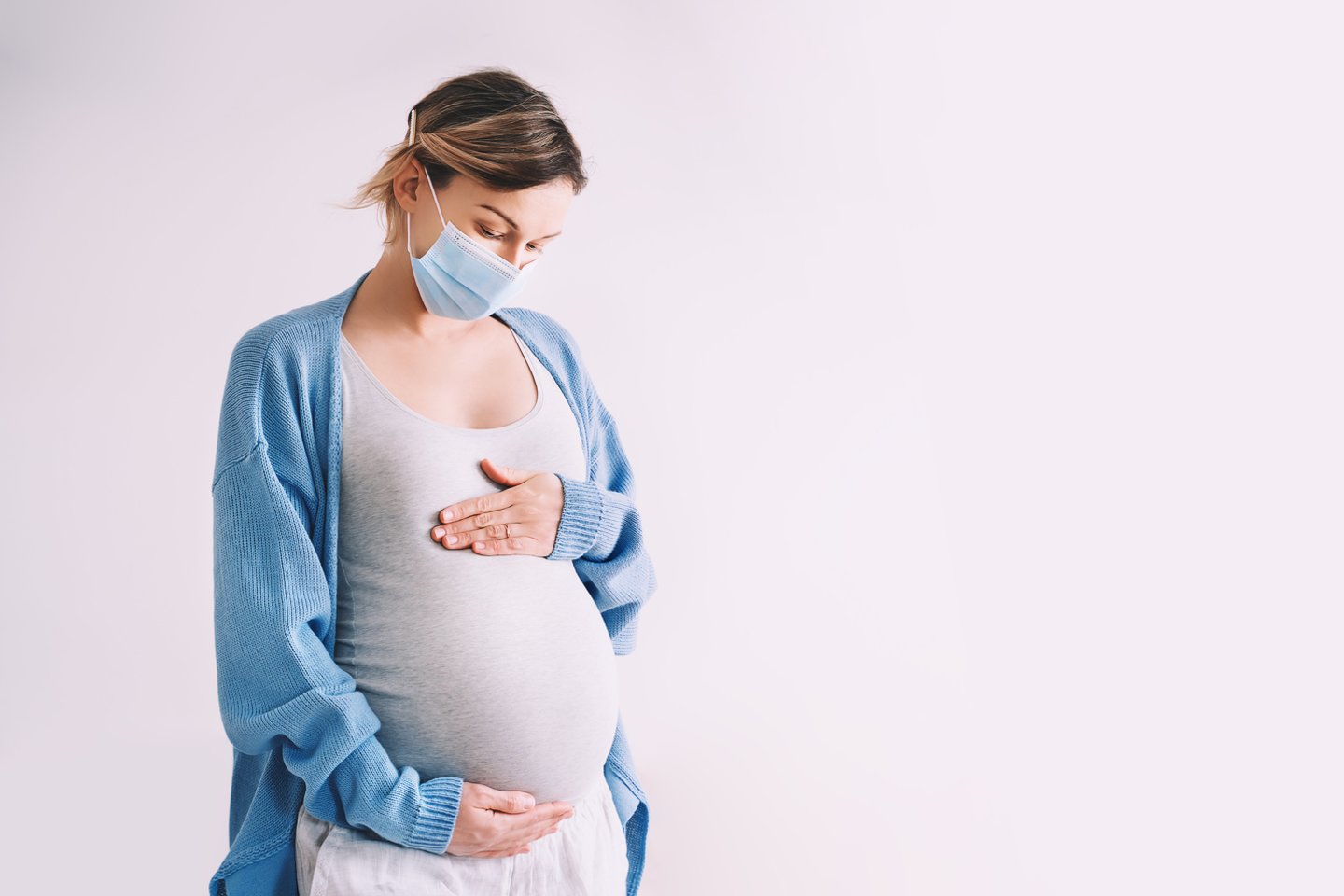  Jeilio universiteto (JAV) kartu su kitais mokslininkais atliktas tyrimas, kuriame dalyvavo daugiau kaip 40 000 nėščiųjų, pateikė naujų įrodymų, patvirtinančių COVID-19 vakcinacijos saugumą nėštumo metu.<br> 123rf nuotr.