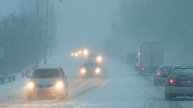 Kritinė padėtis Pakistane: smarki pūga pražudė sniegu pasigrožėti keliavusius žmones