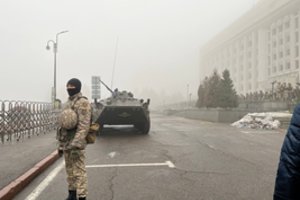 Almatoje po smurtinių protestų vėl įjungtas internetas