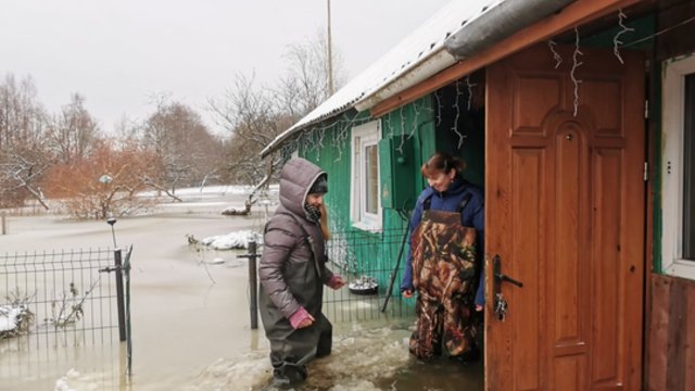 Šilutės rajone – dešimtmečius nematytas potvynis: žmonės įkalinti namuose, ima trūkti maisto ir vandens