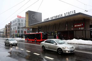 Svarstoma apie vieningą transporto bilietų sistemą: valdžios atstovai idėja nesužavėti