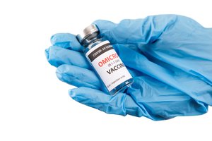 „Pfizer“ paskelbė, kada pristatys vakciną prieš omikron atmainą