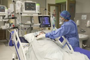 Lietuvoje – neregėtas naujų COVID-19 atvejų skaičius: užsikrėtė 4635 asmenys, užkratas pražudė 6 neskiepytus žmones