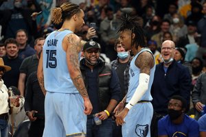 „Grizzlies“ šou tęsiasi: paguldė ant menčių „Warriors“ ir pasiekė istorinę pergalių seriją