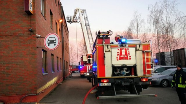 Kilęs gaisras viešbutyje-restorane „Via Baltica“ greitai likviduotas: evakuota apie 20 gyventojų