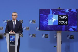 J. Stoltenbergas: NATO ir Rusija susitarė tęsti aukšto lygio derybas