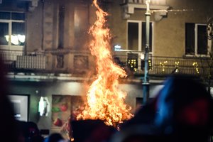 Vilniuje įžiebti atminimo laužai, minimi Sausio įvykiai