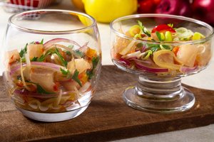 Atraskite kitokį lašišos skonį: du receptai, išpopuliarėję visame pasaulyje