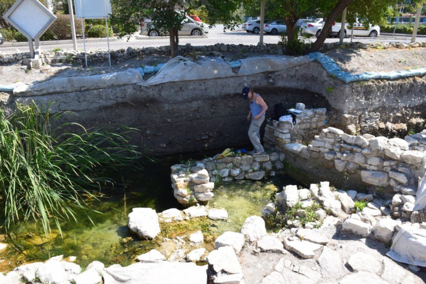  Archeologė Beverly Goodman-Tchernov dirba kasinėjimų vietoje Turkijoje.<br> Vasıf Şahoğlu, Ankara University nuotr.