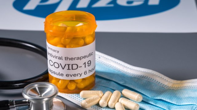 Pietų Korėjoje sergančius COVID-19 gydys „Paxlovid“ tabletėmis: veiksmingumas prieš omikron – 90 proc.