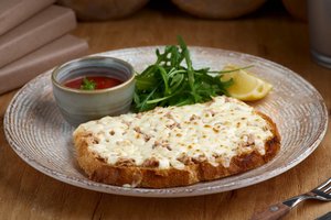 Kepti sumuštiniai su tunu tiks ir pusryčiams, ir užkandžiui: išbandykite receptą