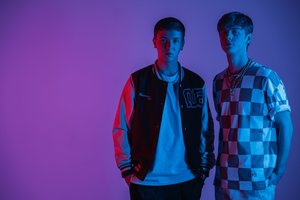 Pusbroliai Titas ir Benas grįžta į „Euroviziją“: „Atlikti šią dainą – malonumas“