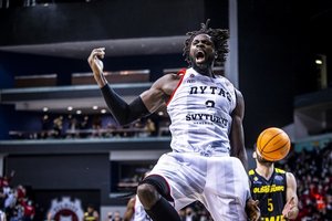 Smūgis „Rytui“: mažiausiai mėnesiui neteko sutartį pratęsusio M. Ndouro