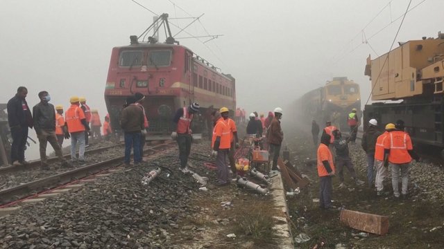 Indijoje – tragiška traukinio avarija: 9 žmonės žuvo, dar kelios dešimtys sužeistųjų ligoninėje