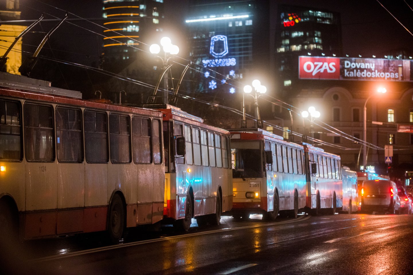 Vilniaus viešąjį transportą ištiko gili krizė – trūksta vairuotojų, o ir tie patys protestuoja.<br>J.Stacevičiaus nuotr.