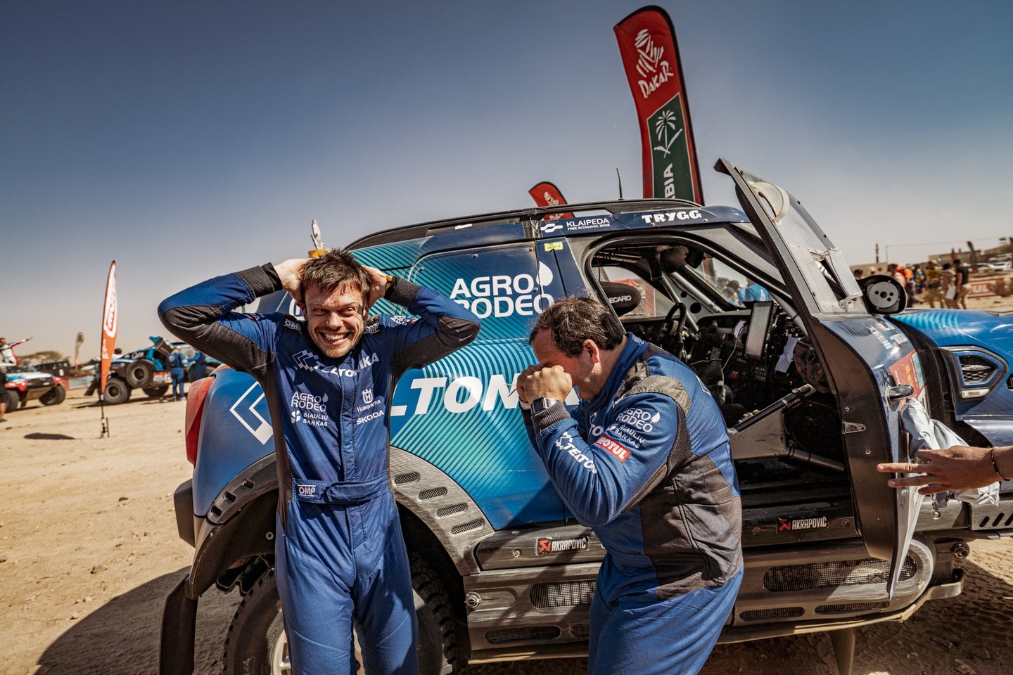 Dienos planą su kaupu įgyvendinęs „Teltonika Racing“ komandos ekipažas, Vaidotas Žala ir Paulo Fiuza, paskutiniajame 2022 metų Dakaro greičio ruože užėmė penktąją vietą.<br>Pranešėjų spaudai nuotr.