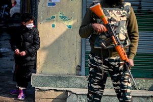 Indijos sostinės gėlių turguje aptikta bomba