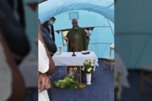 Kardinolas A. J. Bačkis svajoja, kad prieglobsčio prašytojai dirbtų, o jų vaikai lankytų mokyklas