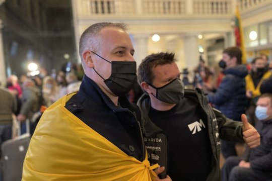 Į Lietuvą grįžo 13-ąjį savo Dakarą įveikęs lenktynininkas A. Juknevičius