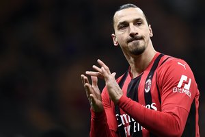 Italijos futbolo pirmenybėse – netikėtas „AC Milan“ ekipos kluptelėjimas