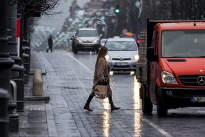 Gauti vietą automobiliui siekia bet kokia kaina – kloja net tiek, kad už šią sumą galėtų nusipirkti butą