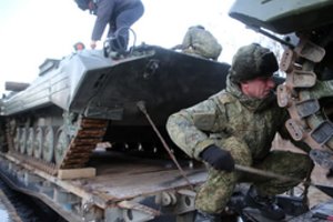 Baltieji rūmai: Rusija gali pulti Ukrainą „bet kuriuo metu“