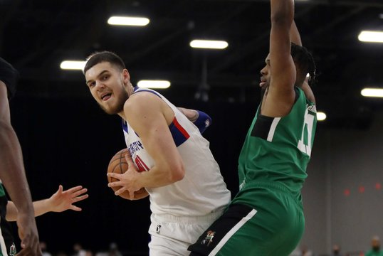 Deividas Sirvydis su Detroito komanda veržiasi į lyderius G lygoje