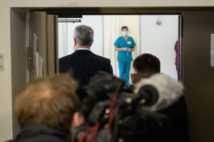 Valdančiųjų fiasko Seime: galutiniame balsavime pritrūko balsų privalomų skiepų įvedimui