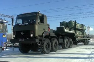 Rusija į pratybas Baltarusijoje siunčia du sistemų S-400 divizionus iš Tolimųjų Rytų