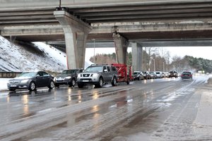 Grūstys prie COVID-19 testavimo punkto Kaune: baigiantis testams, trūko ir kantrybė – kilo konfliktų