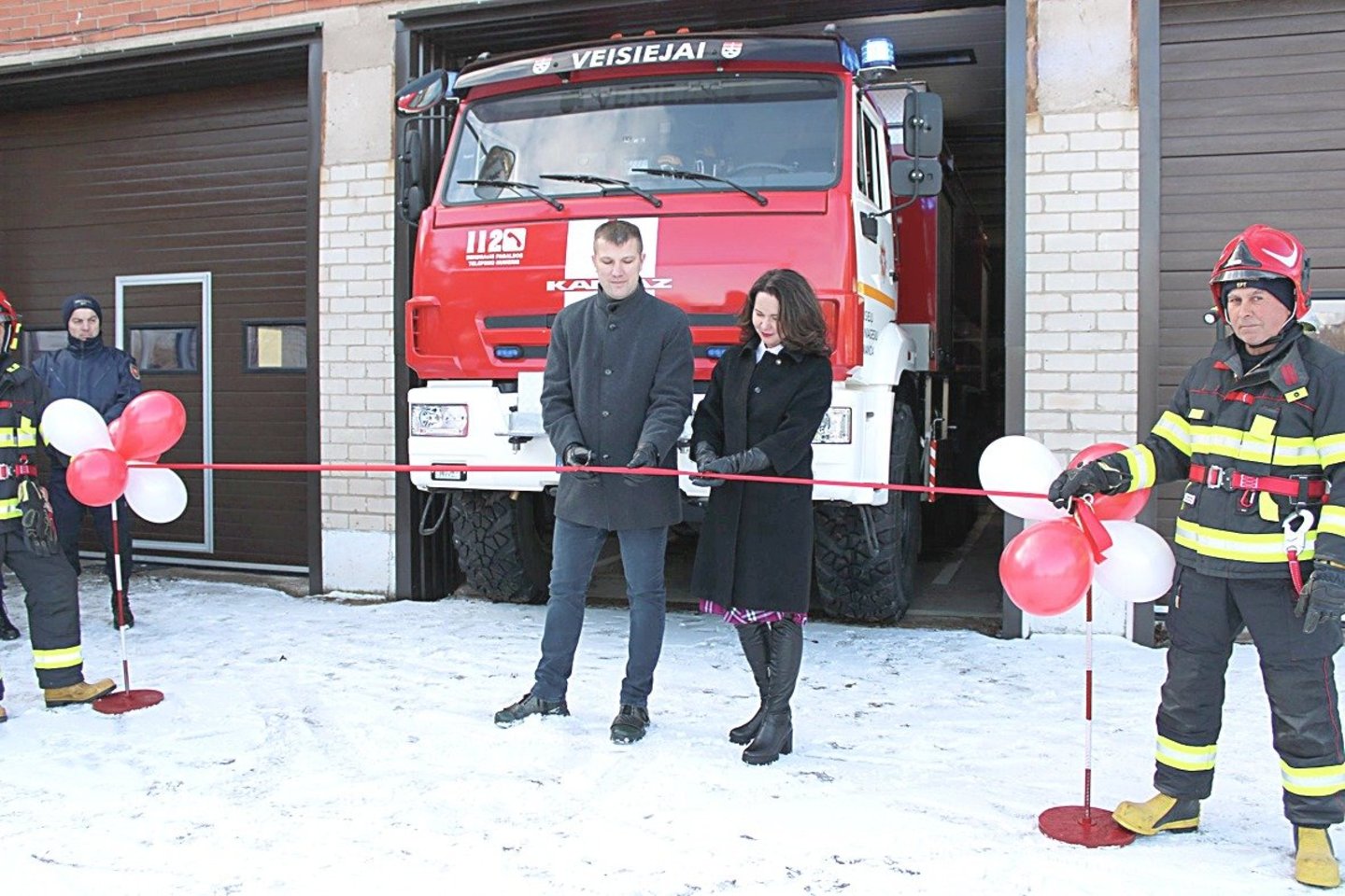 Atnaujintose Lazdijų rajono miestelio ugniagesių komandos patalpose atidaryta pirmoji šalyje mokymo erdvė, kurioje bus rengiami savivaldybės savanoriai ugniagesiai.
