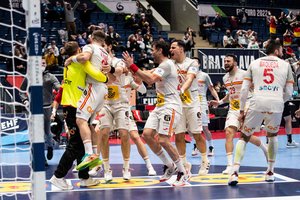 Ispanijos rankininkus Europos čempionate išgelbėjo virpstas, lenkų negelbėja niekas