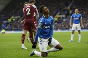 „Everton“ krachas tęsiasi: namuose pralaimėta „Aston Villa“ ekipai