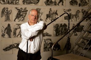 Lietuvoje pristatoma šiuolaikinio meno žvaigždė W. Kentridge‘as: „Parodoje svarbi kolaboravimo naštos tema“