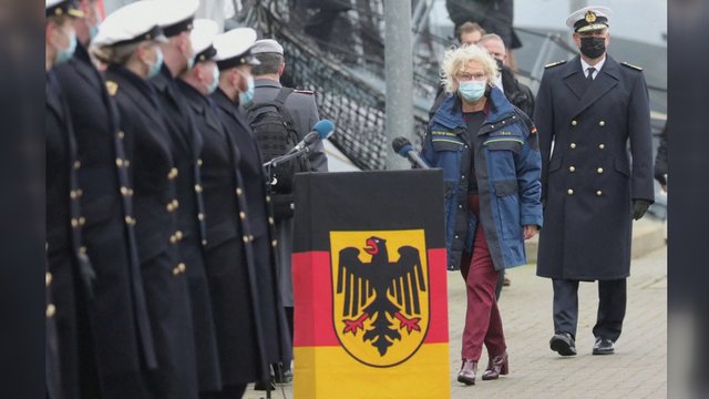 Po pareiškimų apie Ukrainos krizę atsistatydina Vokietijos karinio laivyno vadas: tai buvo klaida