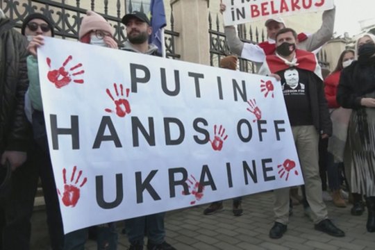 Gruzijoje protestuotojai demonstravo paramą Ukrainai: teigė žinantys, ką reiškia Rusijos agresija