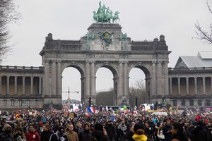 Briuselį sudrebino dar vienas protestas prieš COVID-19 suvaržymus: miestui padaryta didžiulė žala