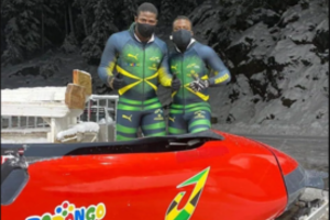 Legendinės kovos įkvėpti Jamaikos bobslėjininkai pasirinko netikėtą taktiką: vaizdas treniruotėje nustebino