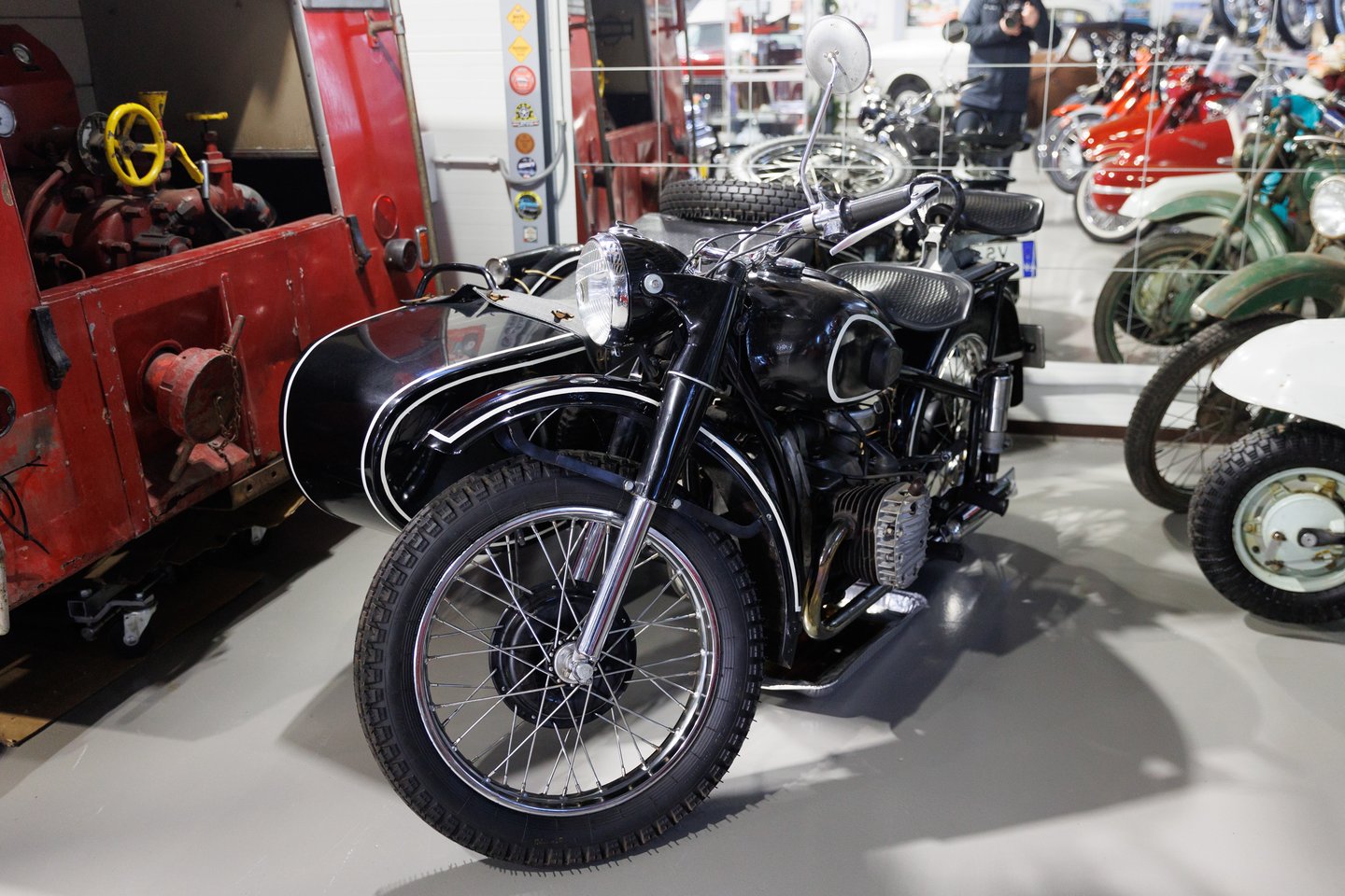 Motociklas, kurį sovietų inžinieriai stropiai nukopijavo nuo vokiečių BMW.<br> T.Bauro nuotr.