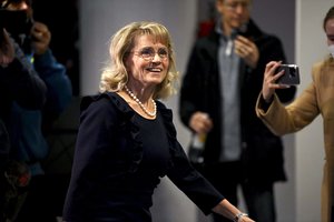 Buvusi Suomijos ministrė teisiama už Biblijos citatą, smerkiančią homoseksualumą