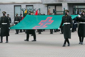 Apklausa parodė: visuomenės pasitikėjimas Lietuvos kariuomene auga, itin tvirtai remiama narystė NATO